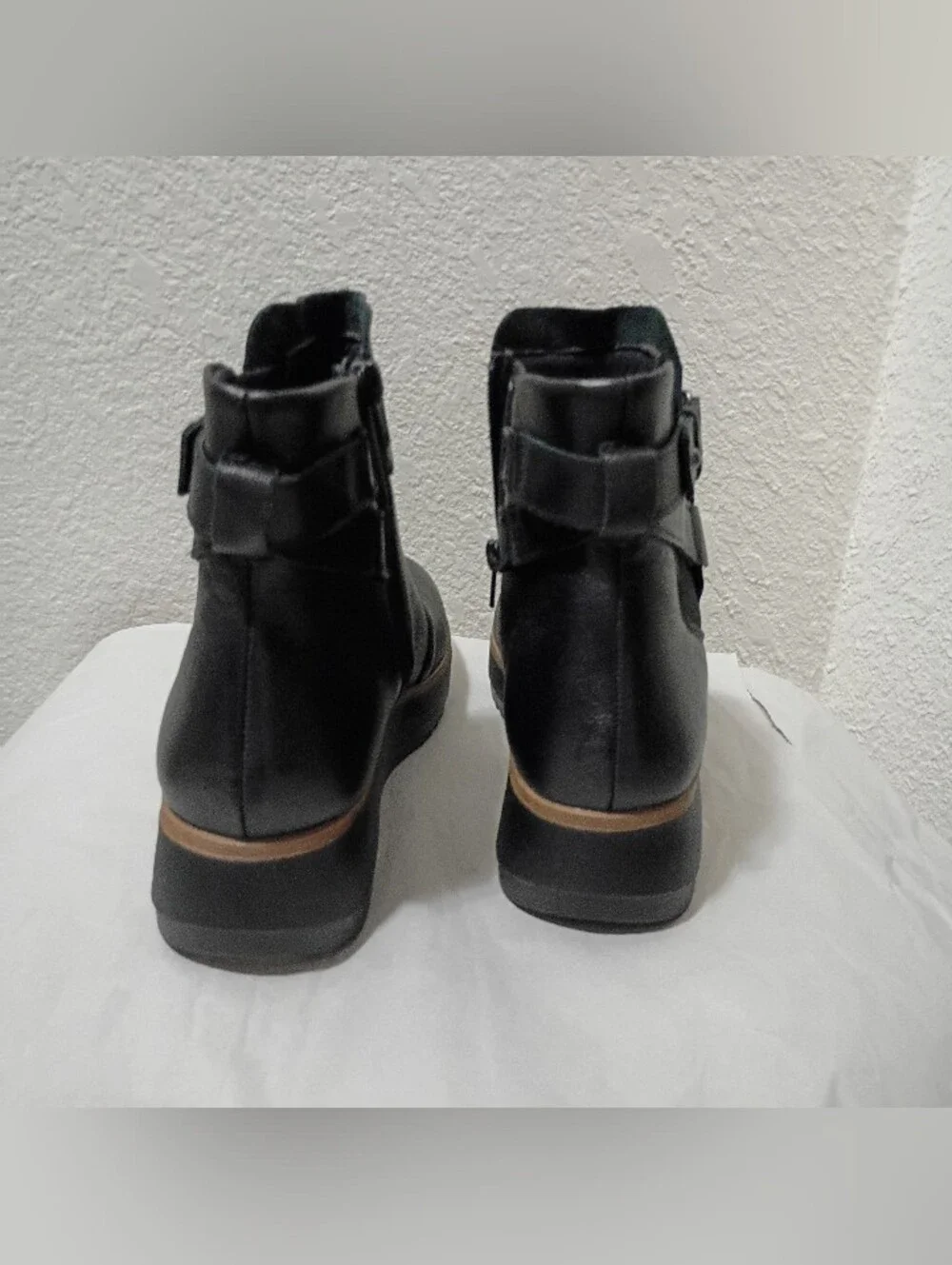NWOB Clark Black Zylahfaye Wedge Ankle Booties with Strap Detail Size 9.5